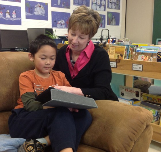 Kathy Cassidy helping one of her students get connected