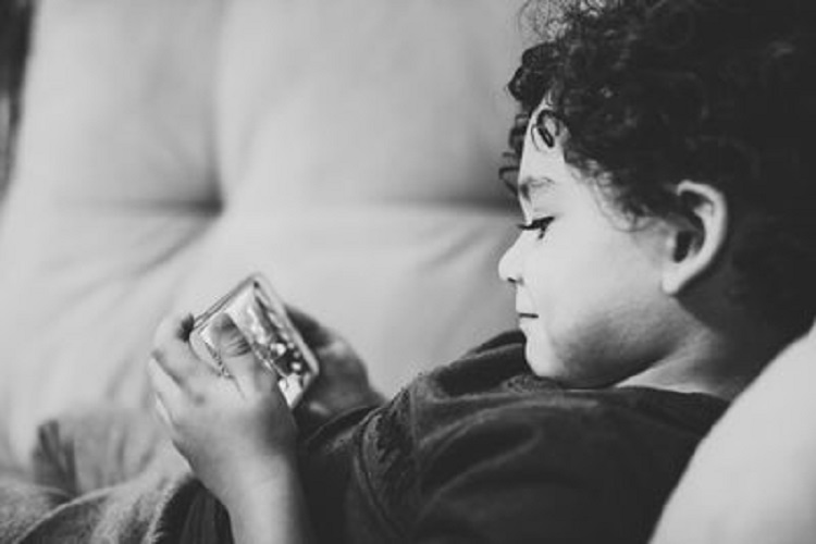 Child on electronic device and being good digital citizen